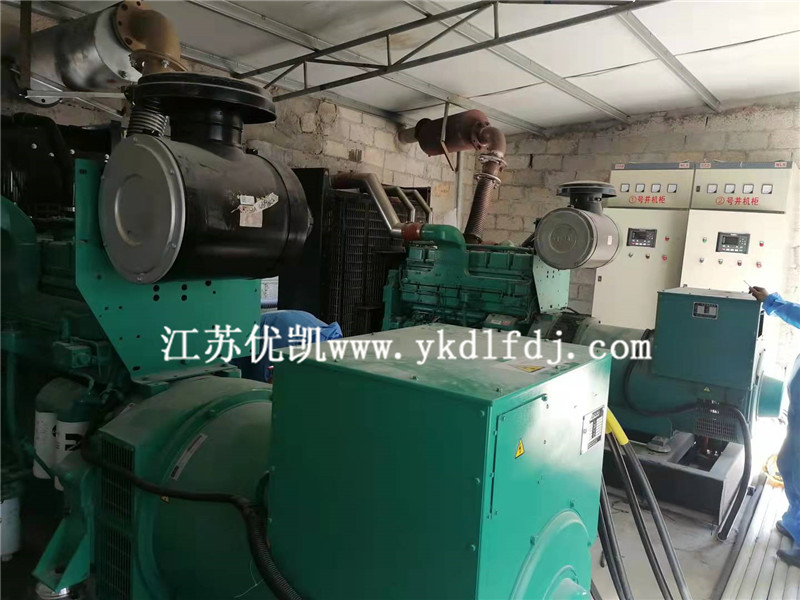 2021年9月29日，2臺(tái)康明斯550KW柴油發(fā)電機(jī)組完成并機(jī)調(diào)試培訓(xùn)工作