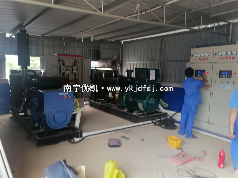 2022年8月15日，300KW濰柴發(fā)電機(jī)組并機(jī)300KW玉柴發(fā)電機(jī)組