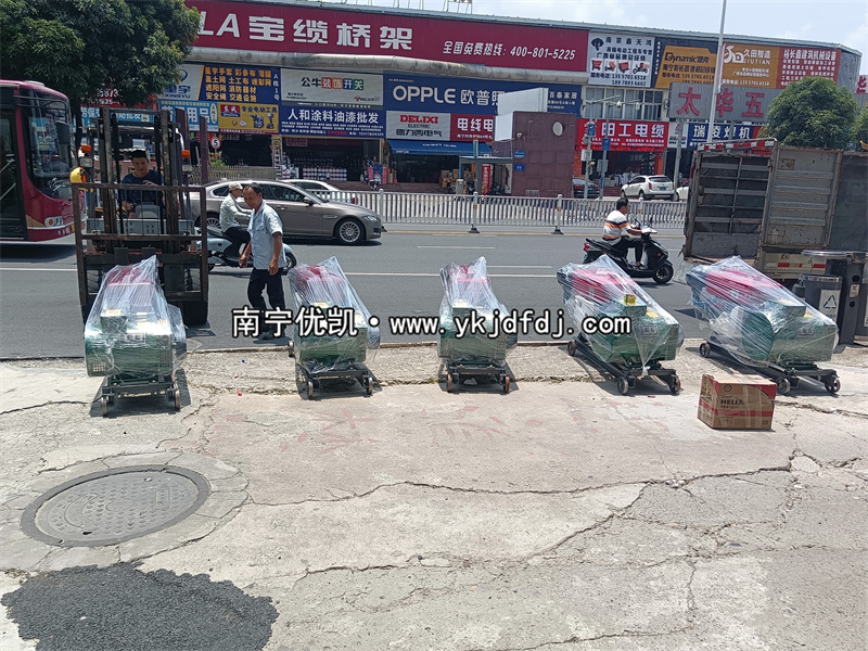 2023年7月26日，5臺(tái)單缸柴油發(fā)電機(jī)組試機(jī)發(fā)貨大連出口到非洲