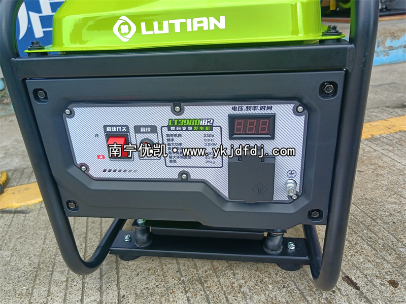 2024年6月28日，客戶到店自提一臺3KW汽油變頻發(fā)電機(jī)