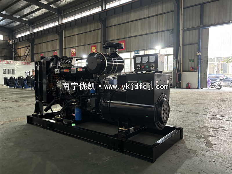 2025年3月13日，120kw濰坊雷納柴油發(fā)電機組裝車發(fā)貨